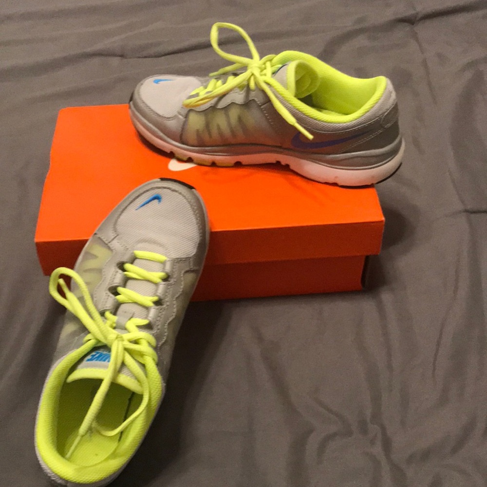 Flex trainer sneakers